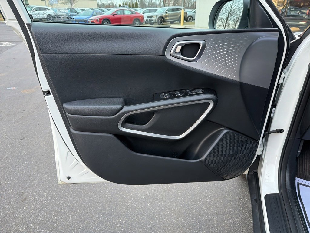 Certified 2023 Kia Soul S image 29