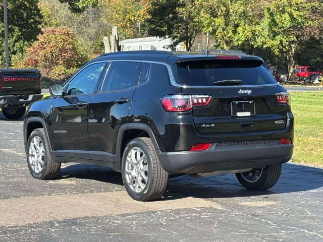Used 2022 Jeep Compass Latitude AWD/4WD image 2