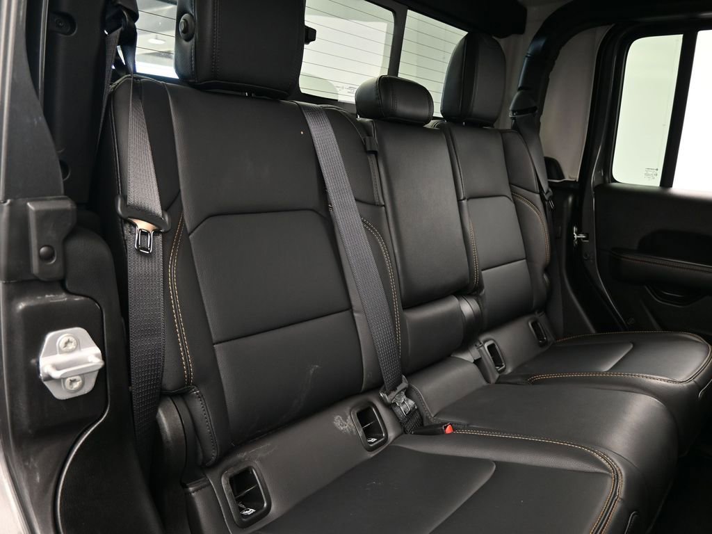 Used 2024 Jeep Gladiator Sport w/ Premium Package image 40