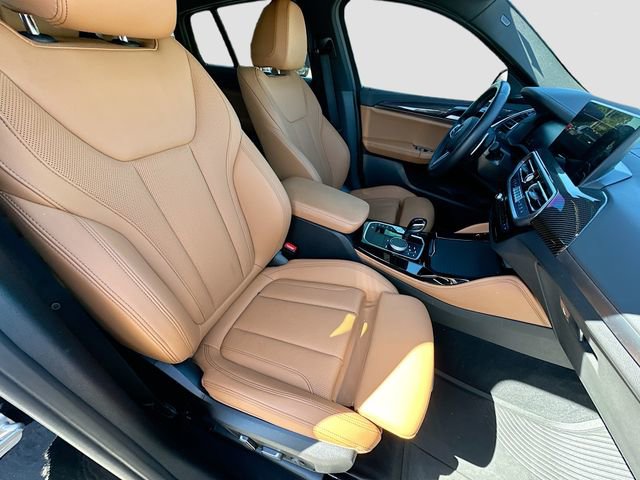 Used 2025 BMW X4 M40i w/ Premium Package image 30