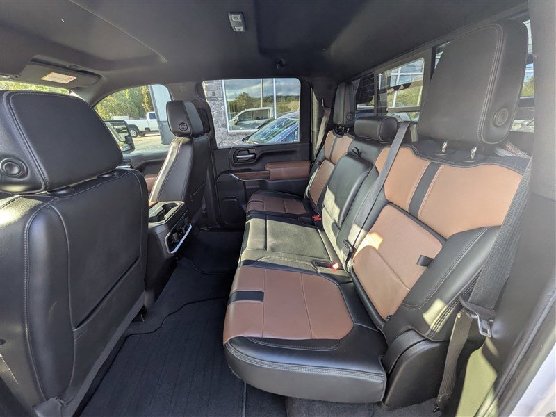 Used 2022 Chevrolet Silverado 3500 High Country w/ Safety Package II image 24