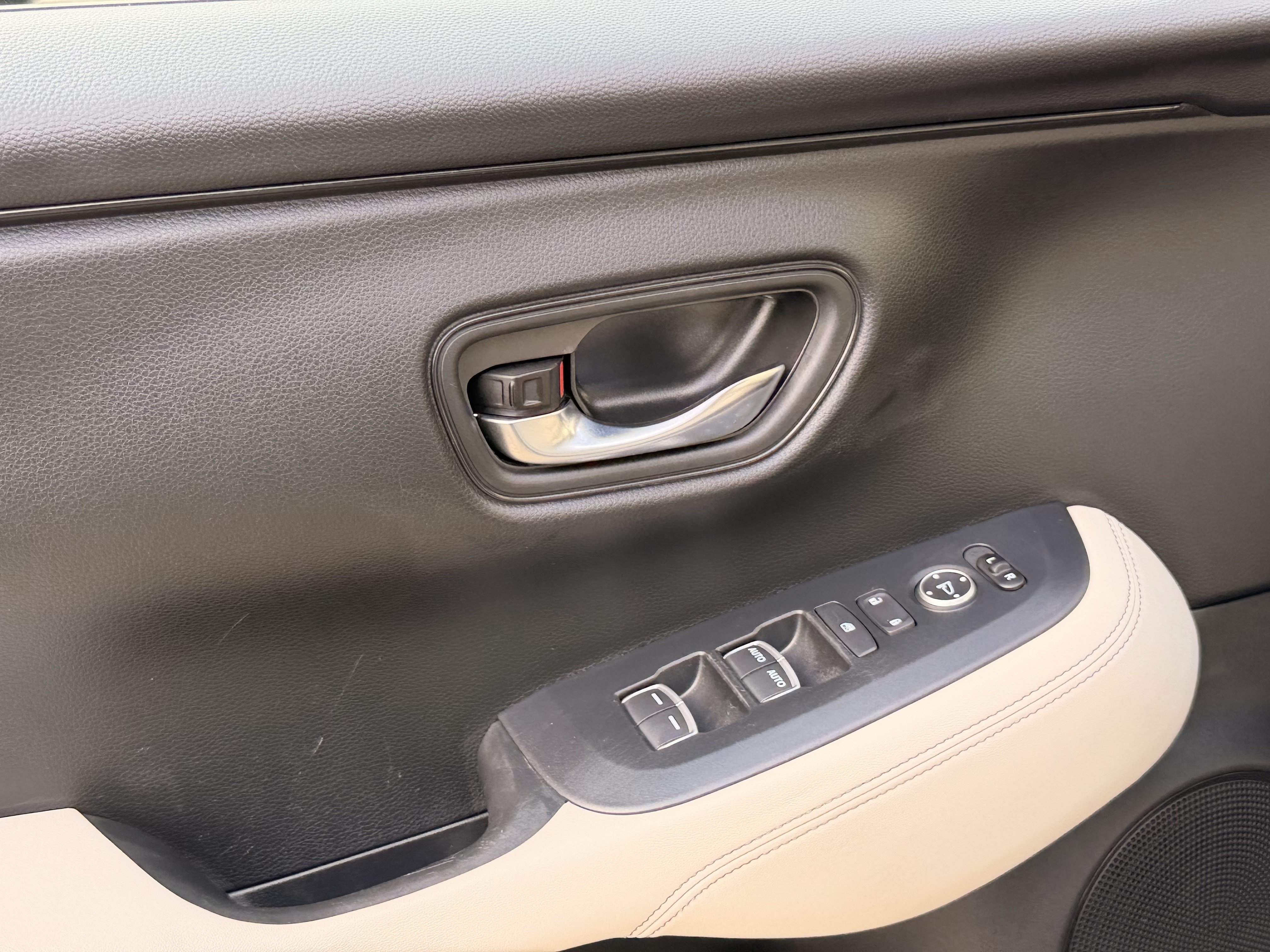 Certified 2024 Honda HR-V EX-L image 10