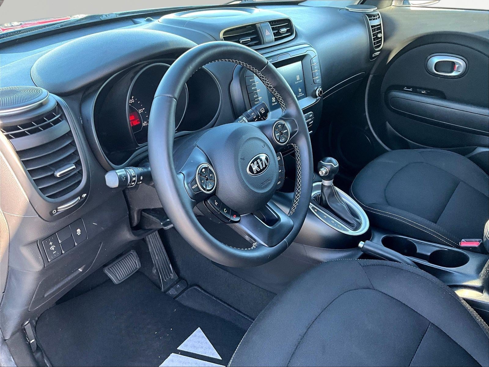 Used 2018 Kia Soul + FWD image 16