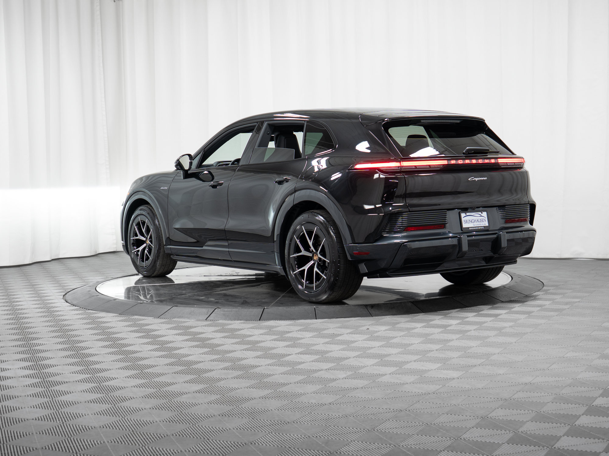 New 2026 Porsche Cayenne Electric AWD/4WD image 33