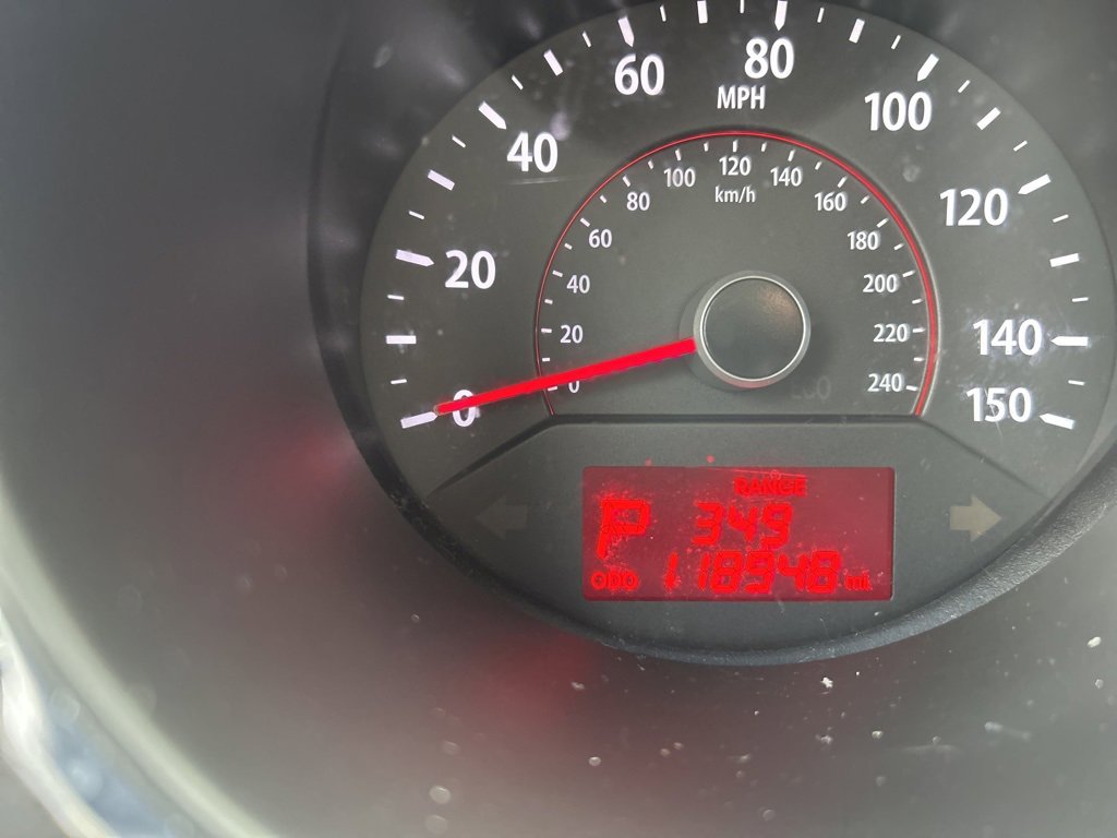 Used 2013 Kia Sorento LX image 9