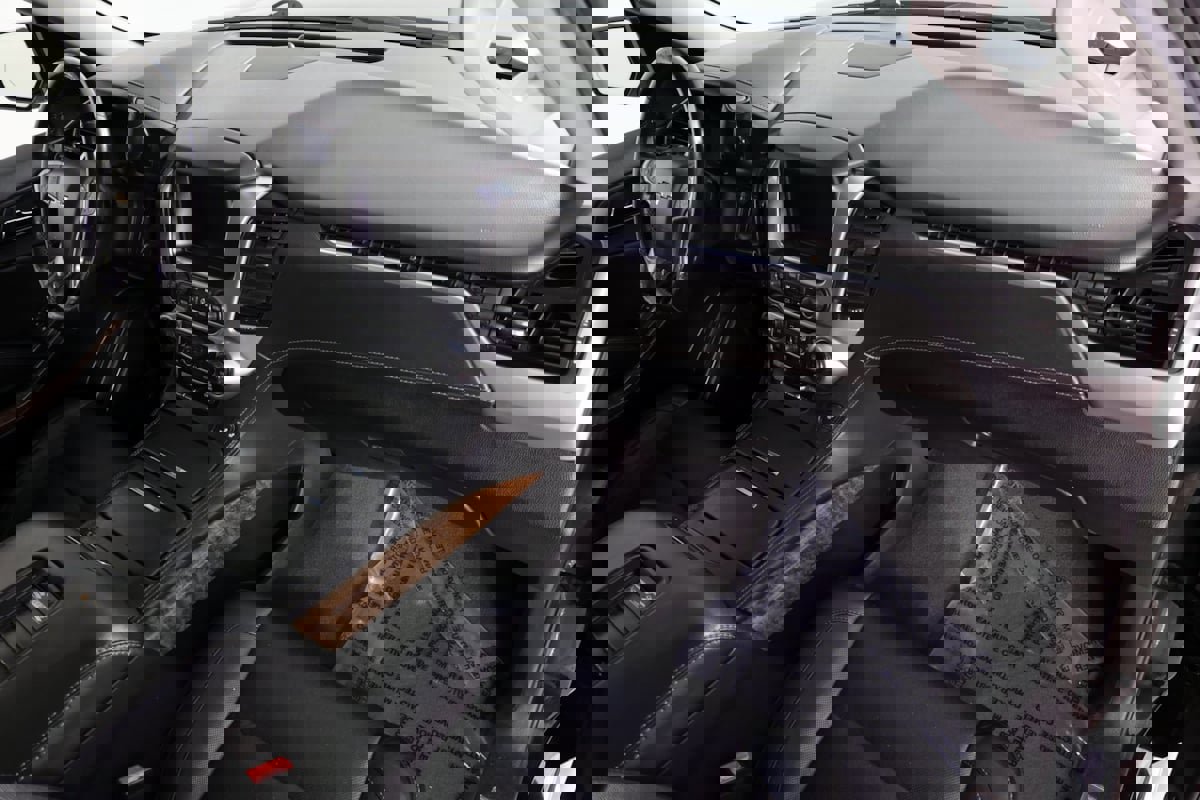 Used 2019 Chevrolet Suburban Premier image 41