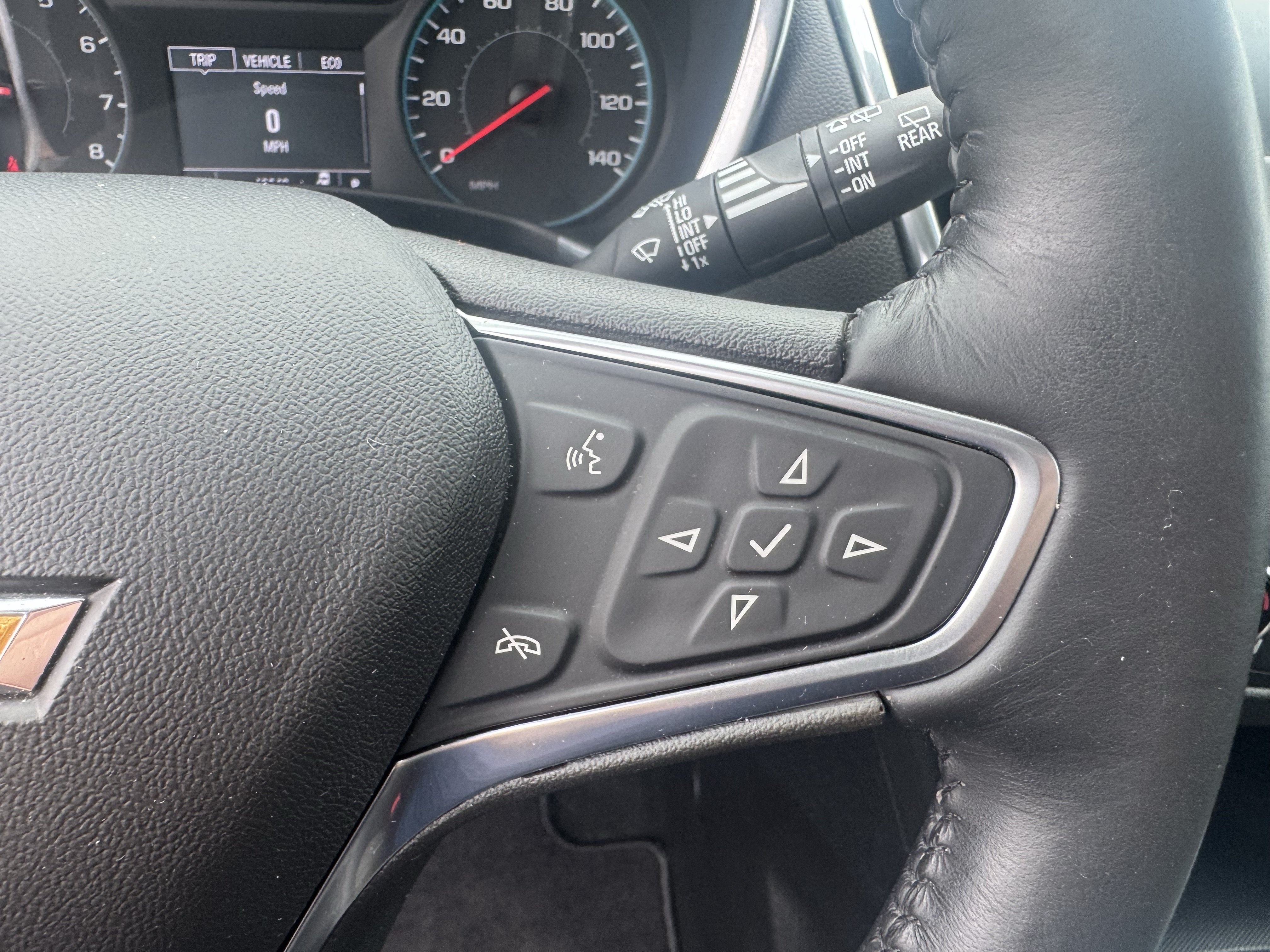 Used 2018 Chevrolet Equinox LT AWD/4WD image 19