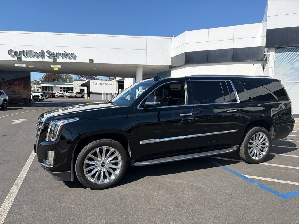 Used 2015 Cadillac Escalade ESV Luxury RWD image 1