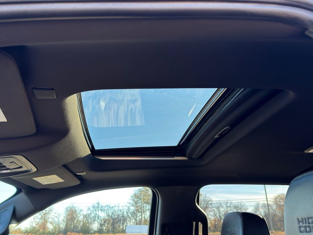 Used 2022 Chevrolet Silverado 2500 High Country image 21