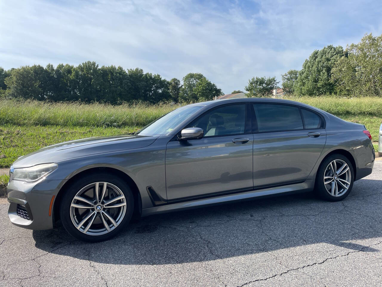 Used 2016 BMW 750i RWD image 3