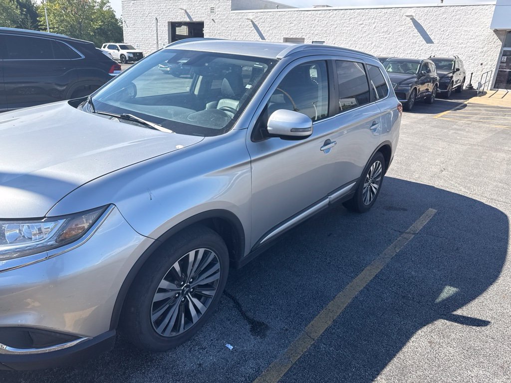 Used 2020 Mitsubishi Outlander SEL FWD image 2