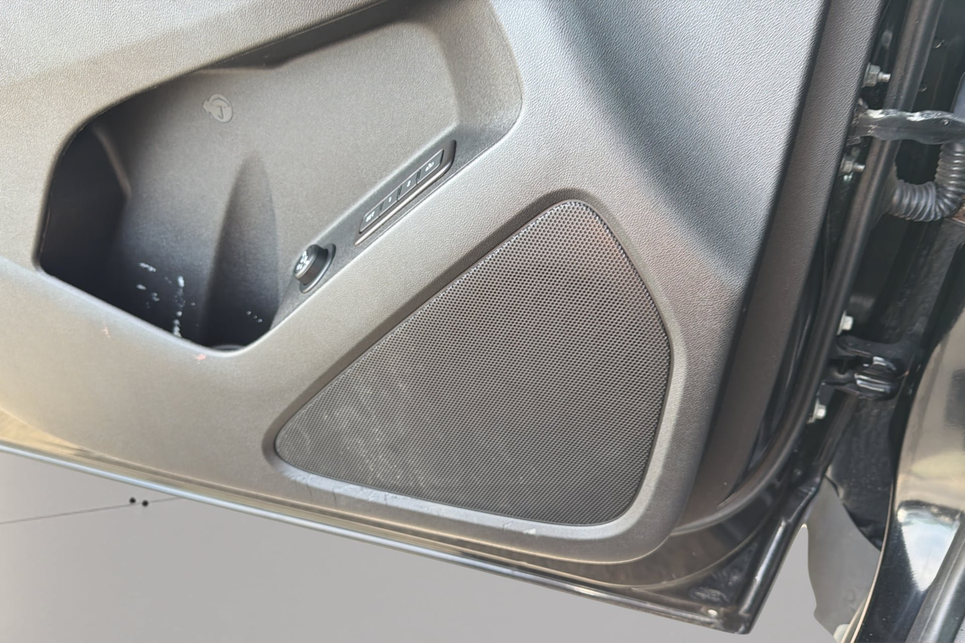 Used 2022 Chevrolet Equinox Premier FWD image 35