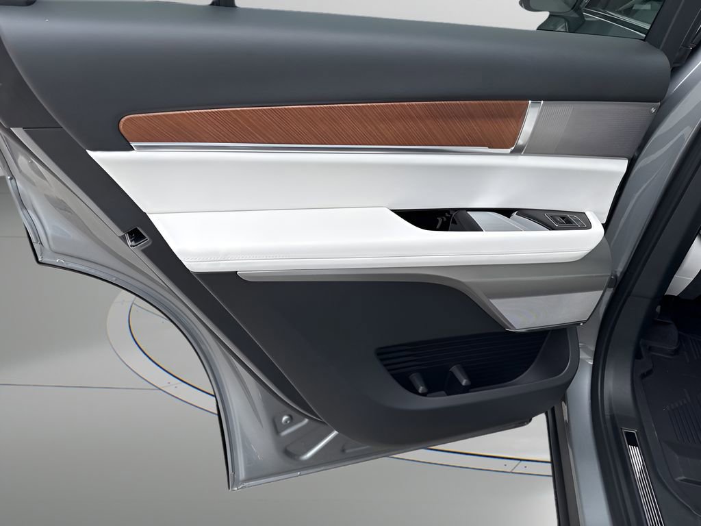 Used 2026 Cadillac Vistiq Luxury w/ LPO, Floor Liner Package image 42