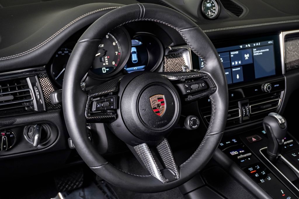 Certified 2025 Porsche Macan GTS image 18