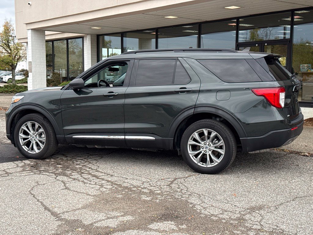 Used 2022 Ford Explorer XLT w/ Equipment Group 202A AWD/4WD image 6