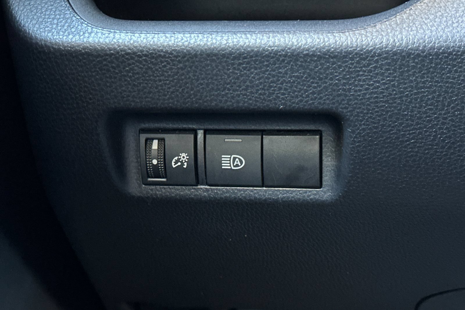 Used 2024 Toyota RAV4 LE AWD/4WD image 30
