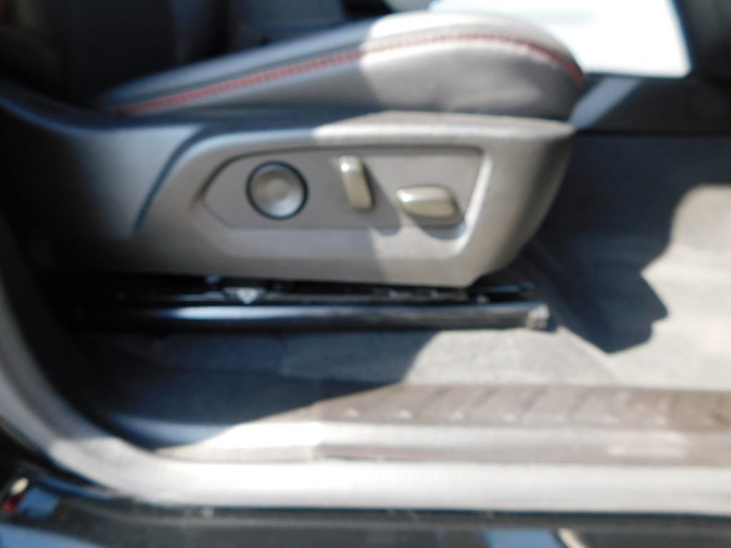Used 2023 GMC Canyon AT4X image 23
