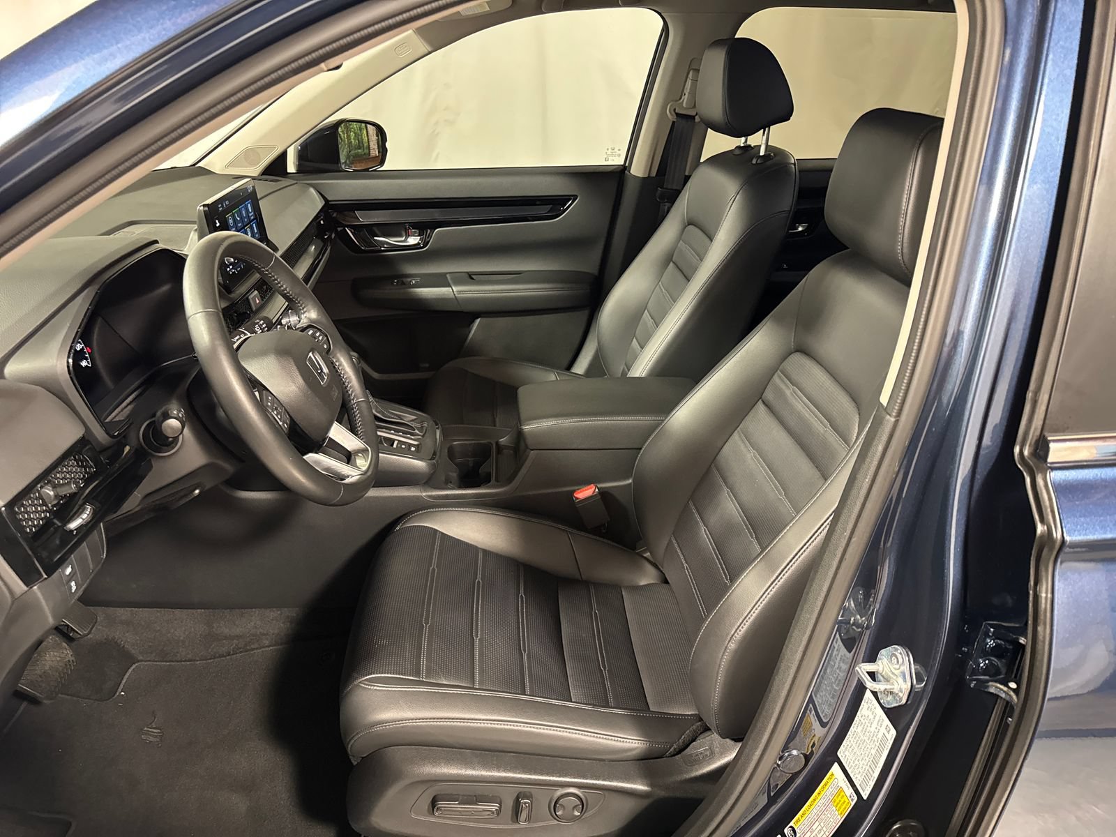 Used 2024 Honda CR-V EX-L image 3