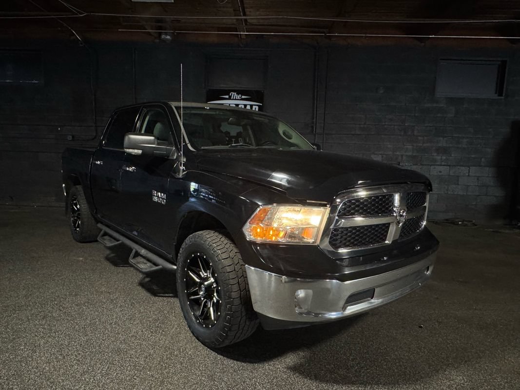 Used 2014 RAM 1500 Classic SLT w/ Luxury Group AWD/4WD image 9