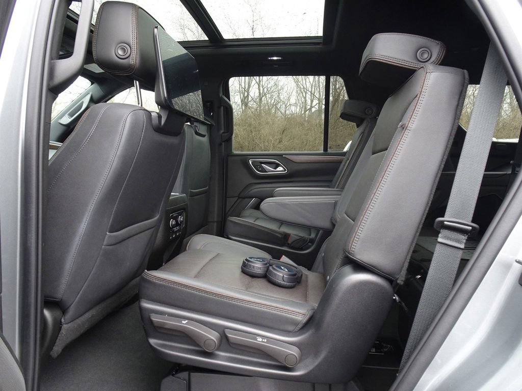Used 2023 Chevrolet Tahoe High Country w/ Advanced Technology Package AWD/4WD image 17
