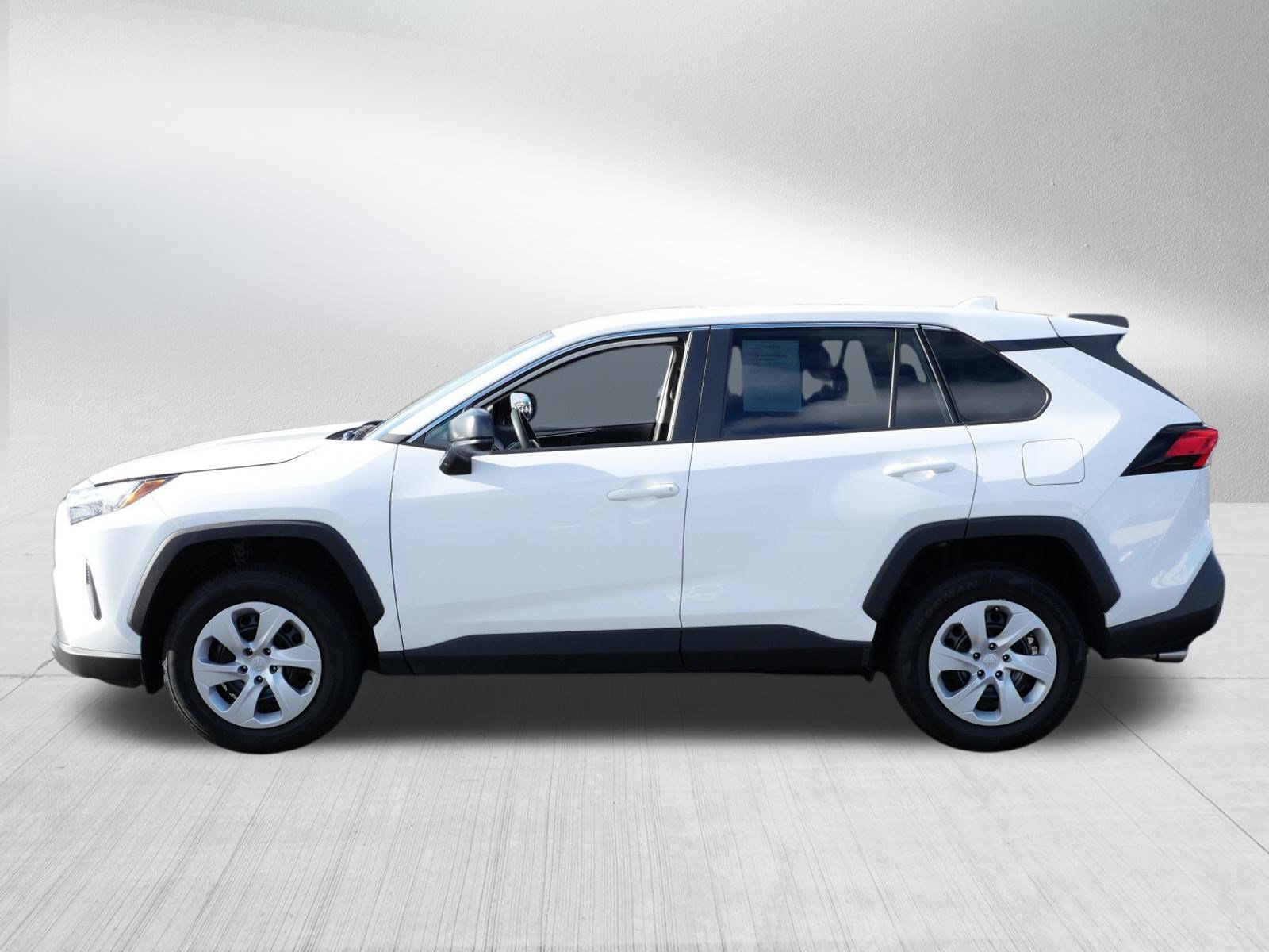 Certified 2025 Toyota RAV4 LE AWD/4WD image 4