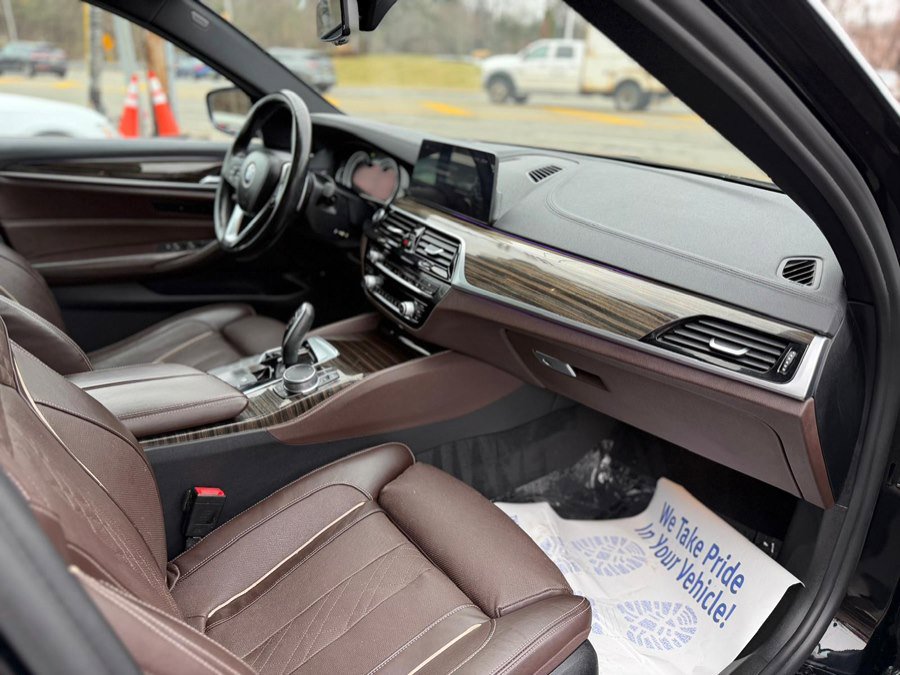 Used 2018 BMW 530e RWD image 23