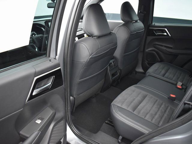 Used 2023 Mitsubishi Outlander SE Black Edition AWD/4WD image 26