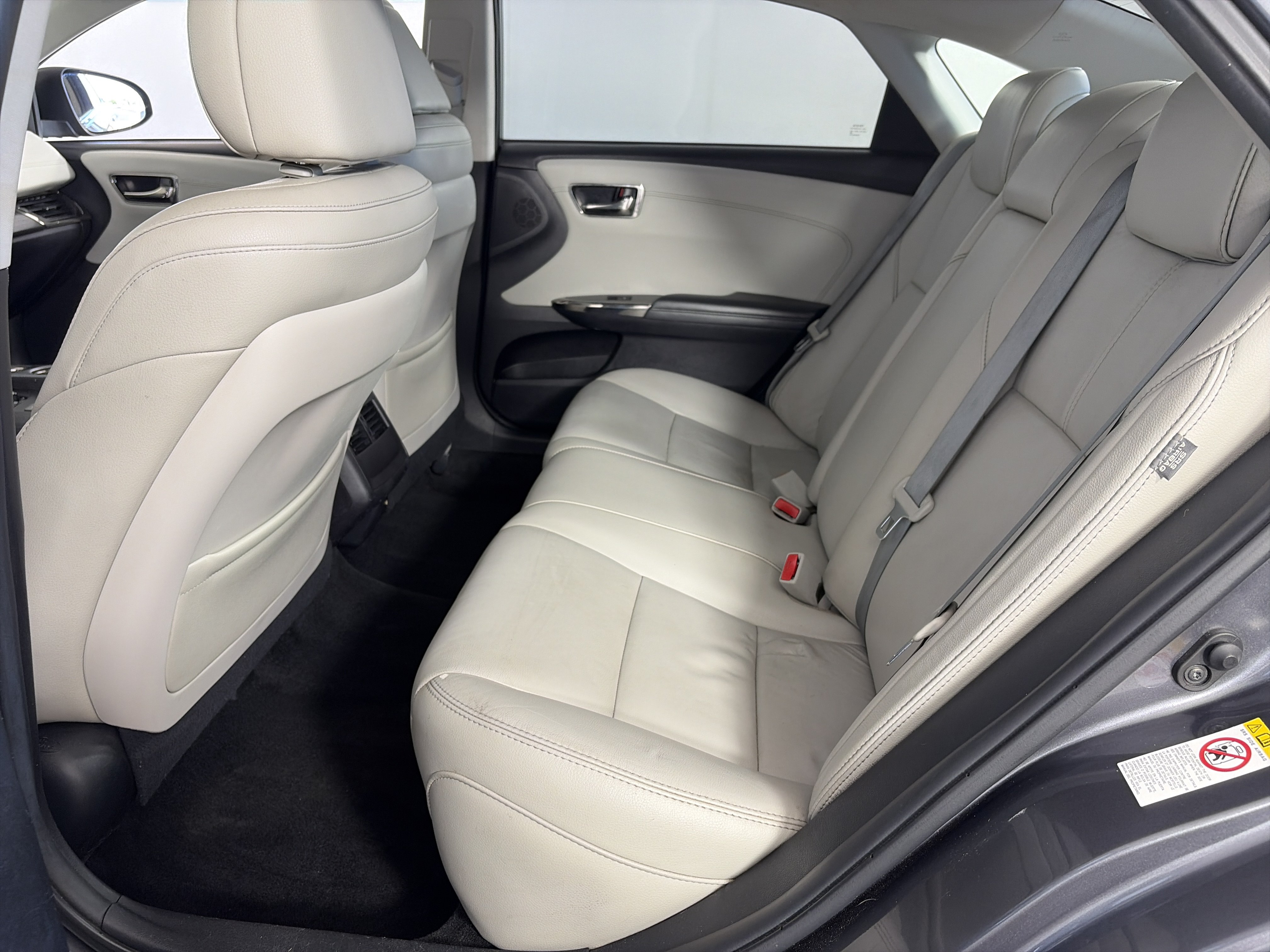 Used 2016 Toyota Avalon Touring FWD image 7