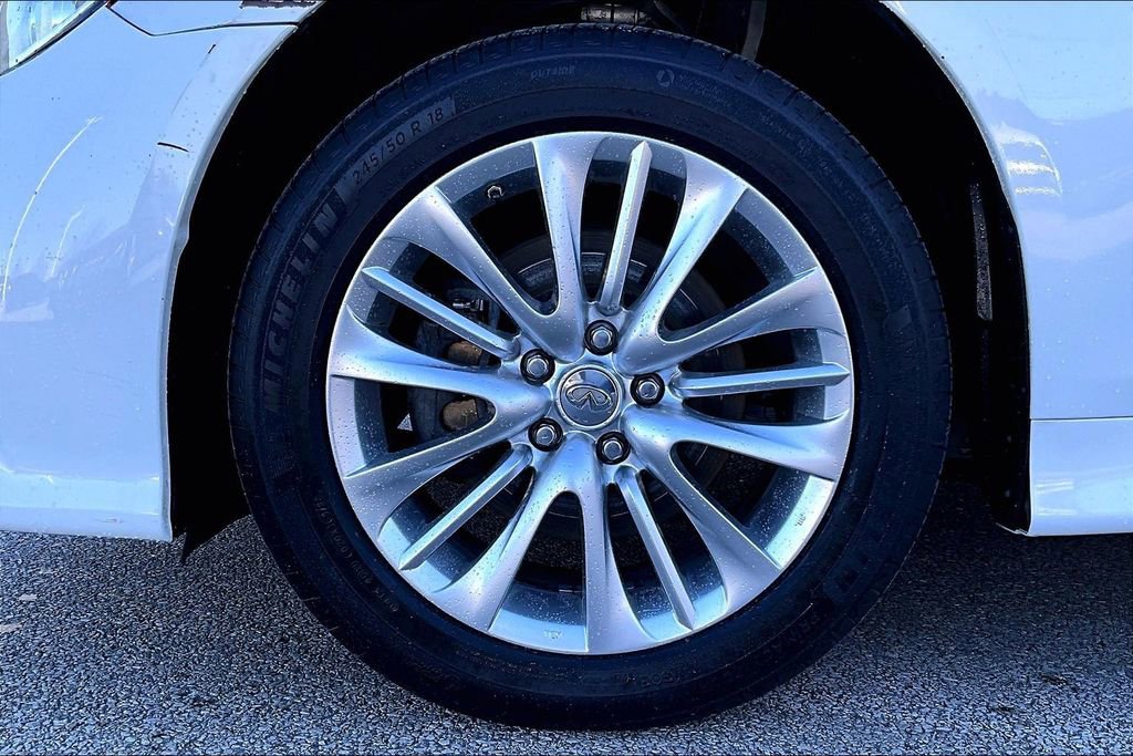 Used 2011 INFINITI M37 x w/ Deluxe Touring Pkg image 10