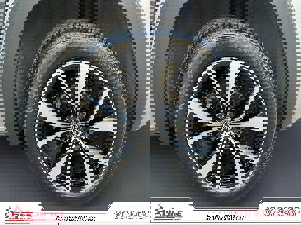 Used 2024 Volkswagen Atlas Cross Sport SEL Premium R-Line image 14