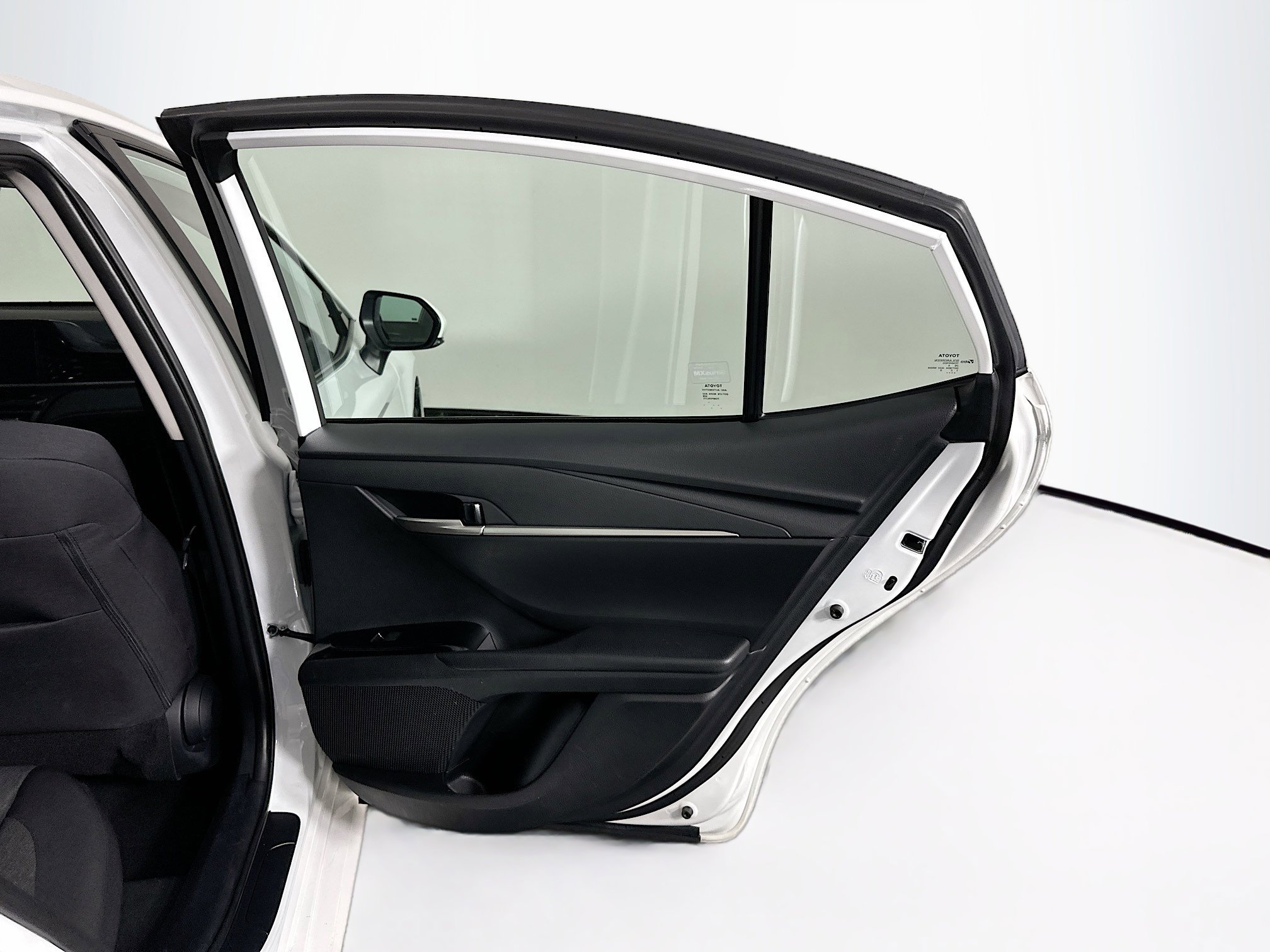 Used 2025 Toyota Camry LE image 30