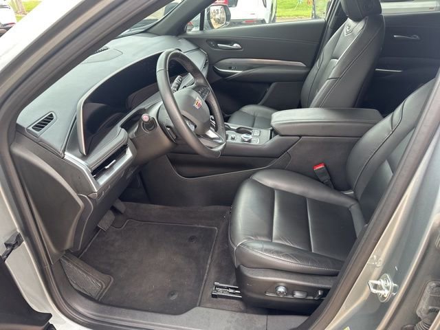 Used 2025 Cadillac XT4 Premium Luxury image 9