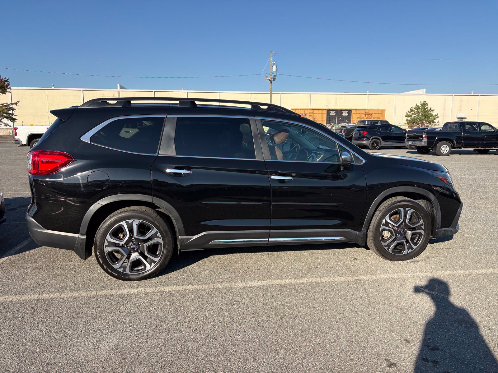 Used 2023 Subaru Ascent Touring AWD/4WD image 3