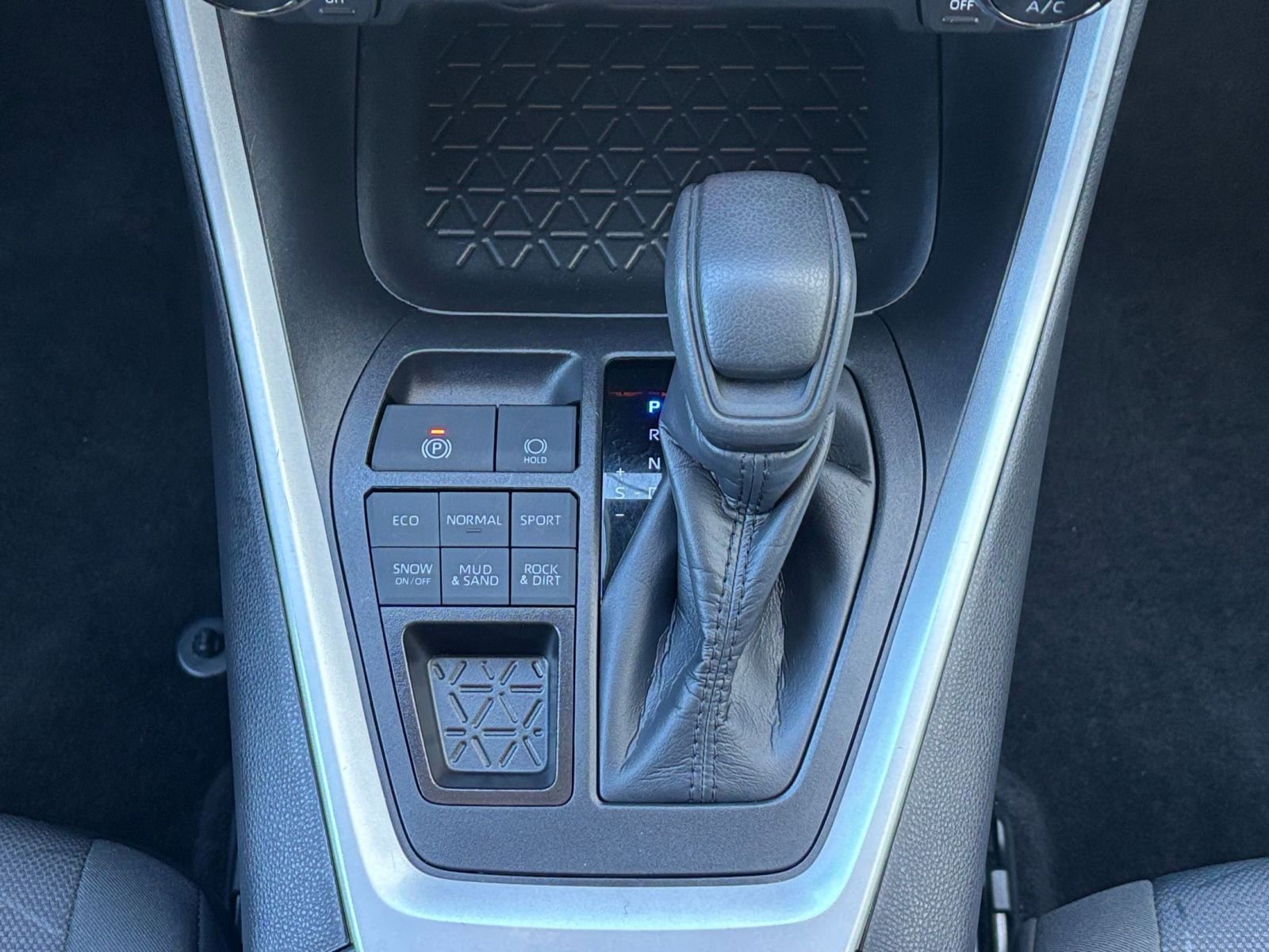 Used 2025 Toyota RAV4 XLE image 39