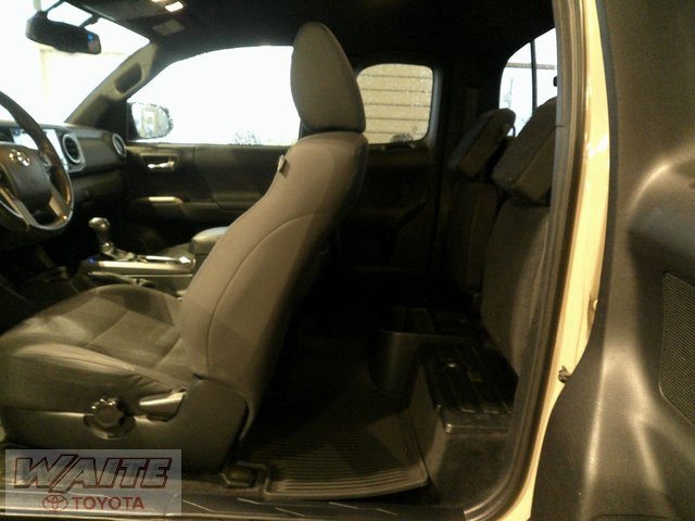 Used 2017 Toyota Tacoma TRD Sport image 23