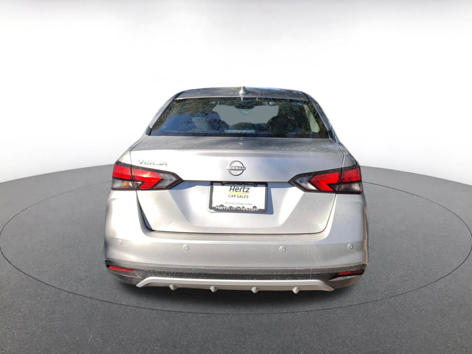 Used 2025 Nissan Versa SV image 6