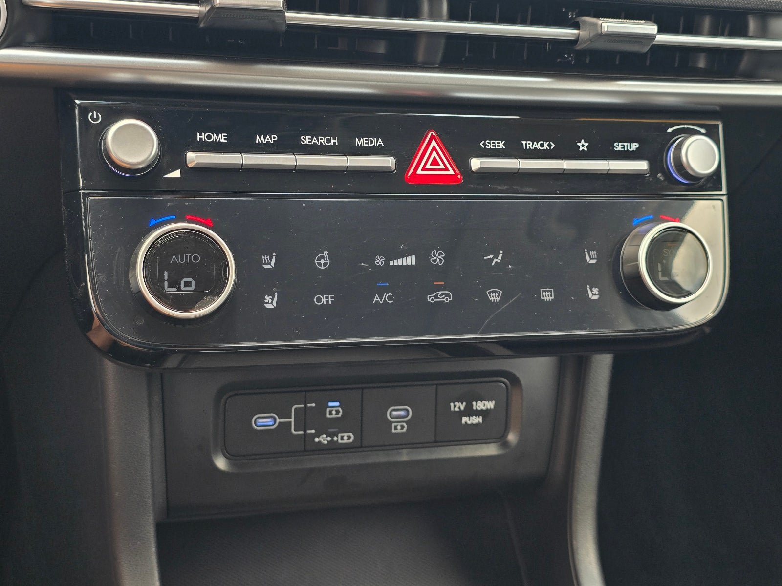 Certified 2026 Hyundai Tucson Limited AWD/4WD image 19