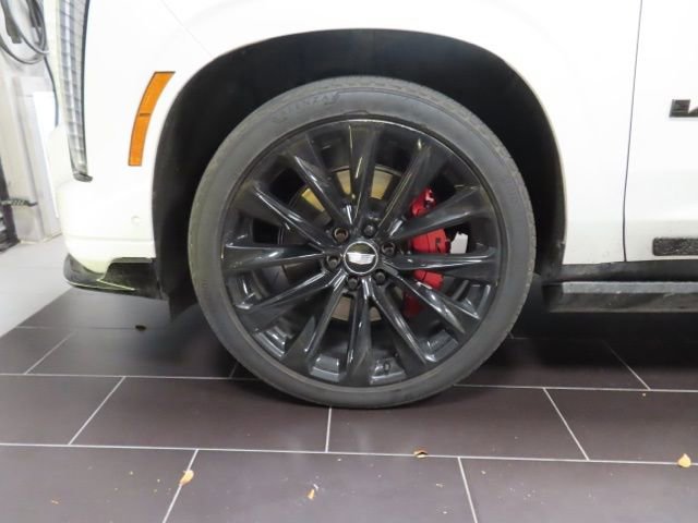 Used 2025 Cadillac Escalade ESV V w/ LPO, ONYX Package image 15