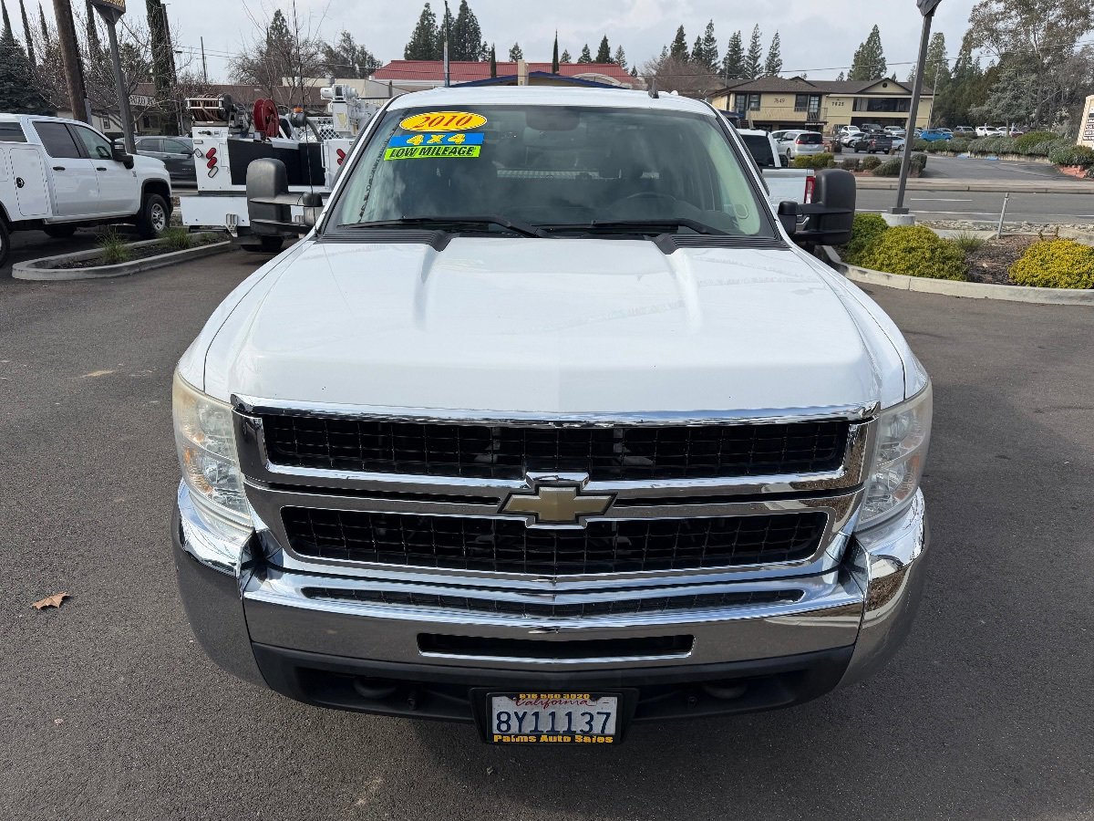 Used 2010 Chevrolet Silverado 2500 LT w/ Interior Plus Package AWD/4WD image 3
