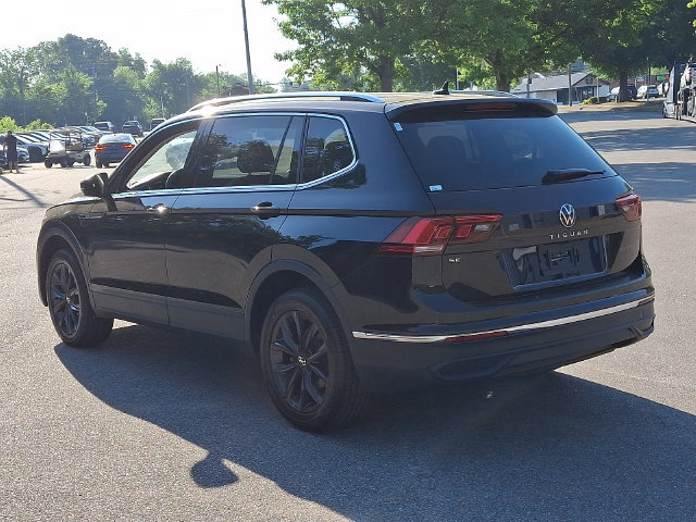 Used 2022 Volkswagen Tiguan SE FWD image 3
