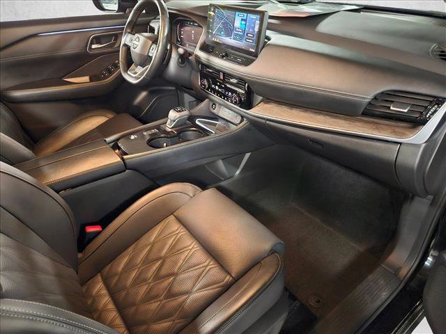 Used 2025 Nissan Rogue Platinum w/ Platinum Premium Package FWD image 20