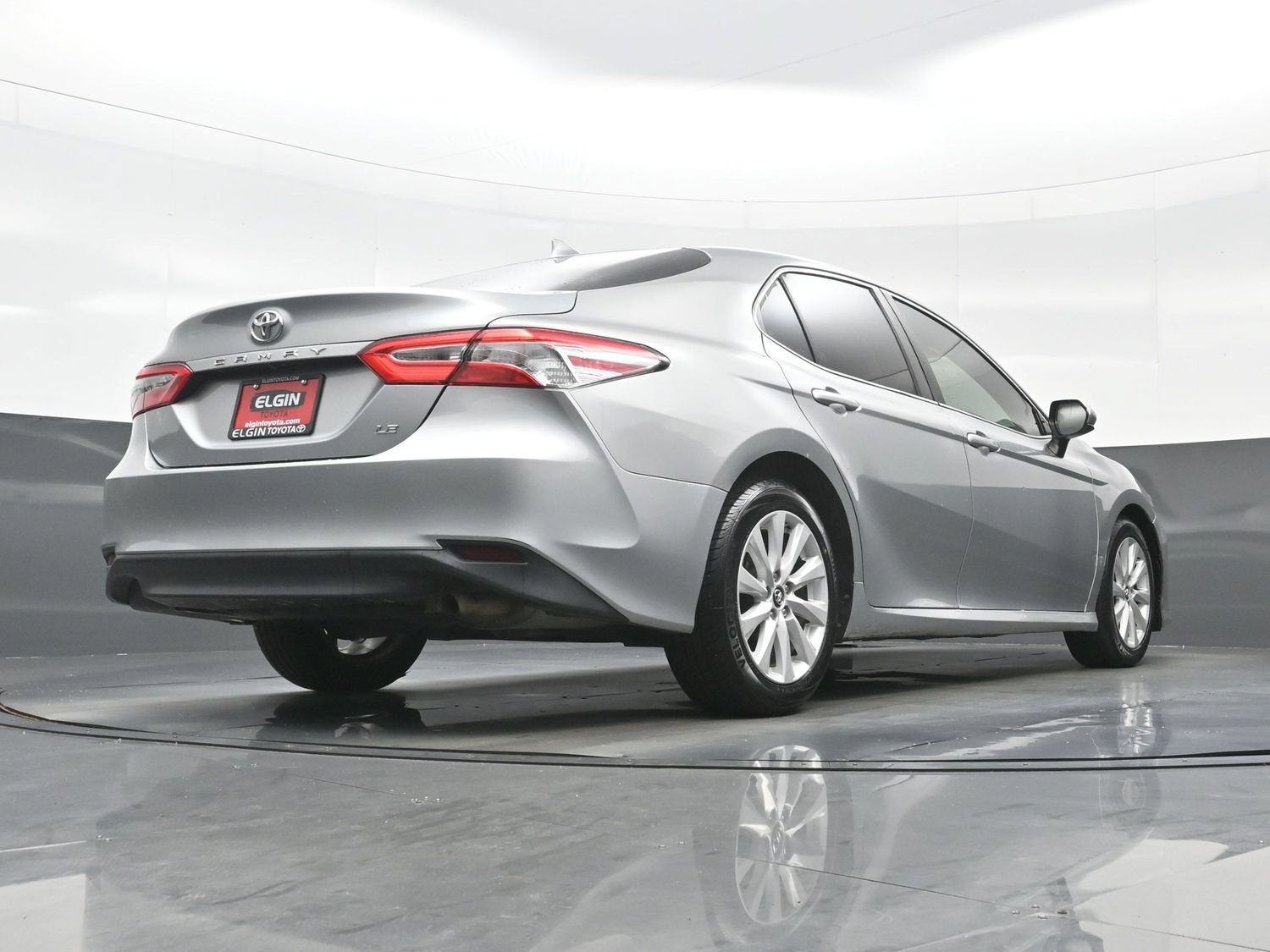 Used 2019 Toyota Camry LE FWD image 30
