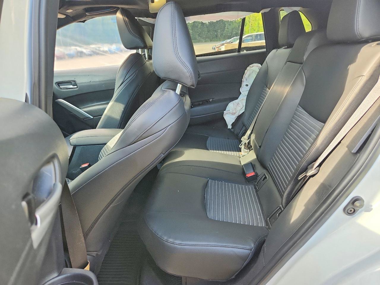 Used 2024 Toyota Corolla Cross AWD Hybrid w/ Convenience Package image 9