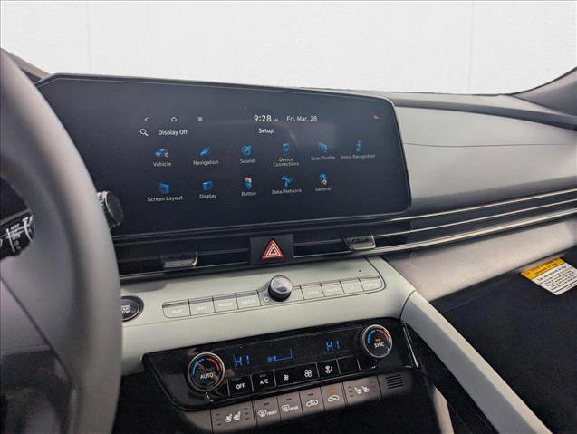 New 2025 Hyundai Elantra Limited FWD image 15