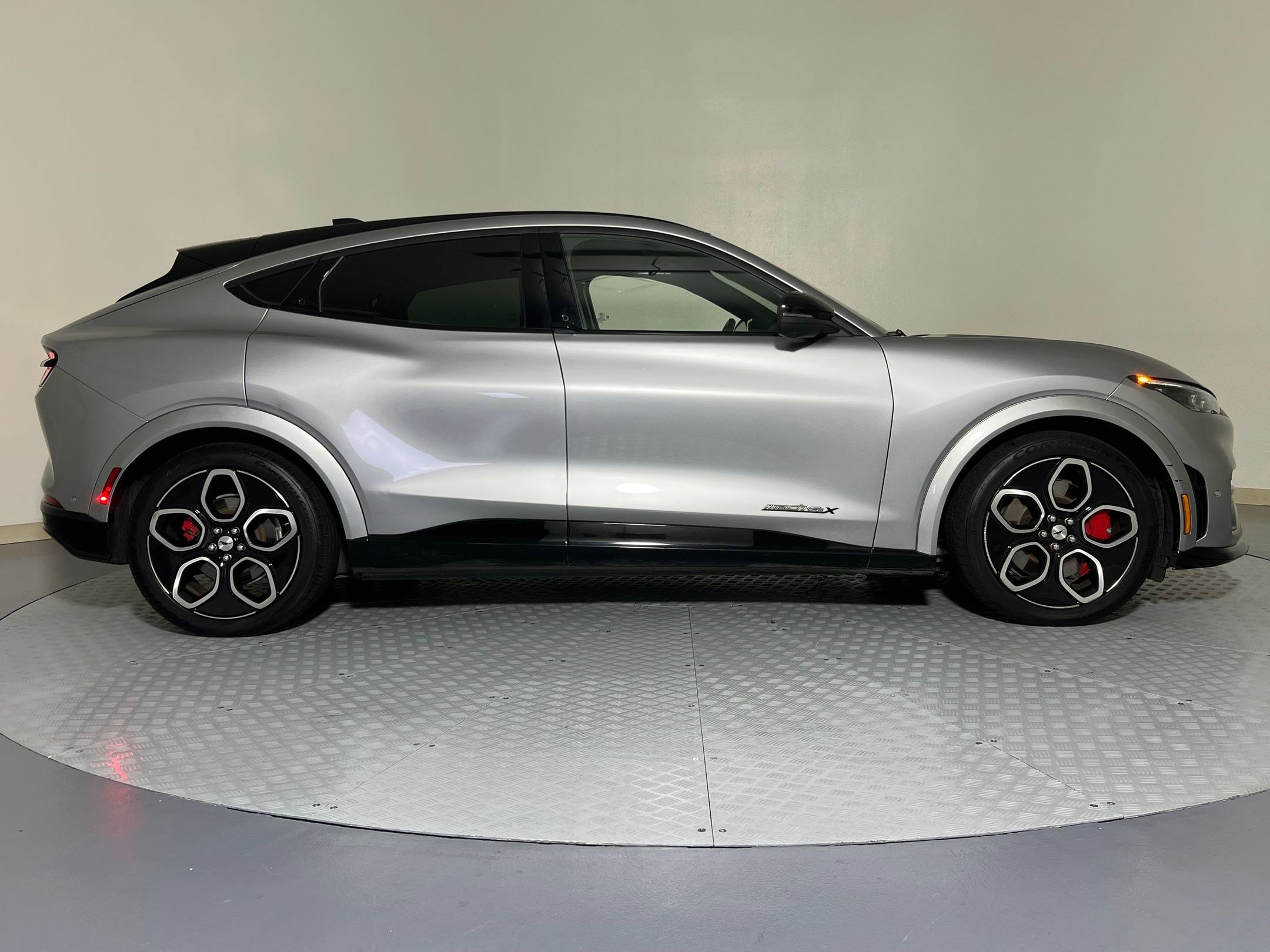 Used 2021 Ford Mustang Mach-E GT image 8