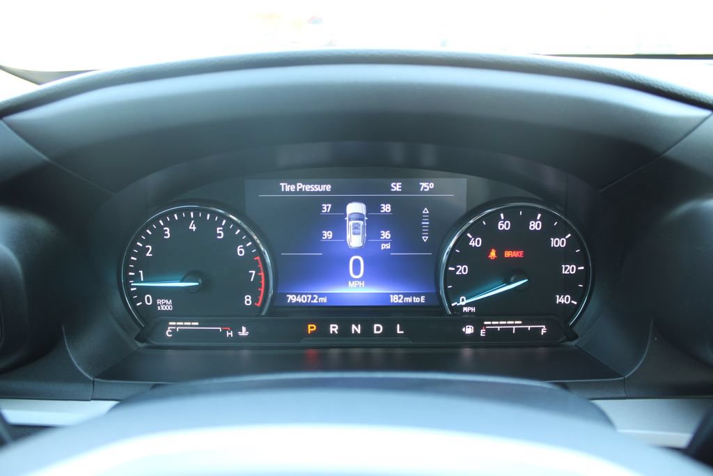 Used 2023 Ford Explorer XLT w/ Equipment Group 202A AWD/4WD image 33