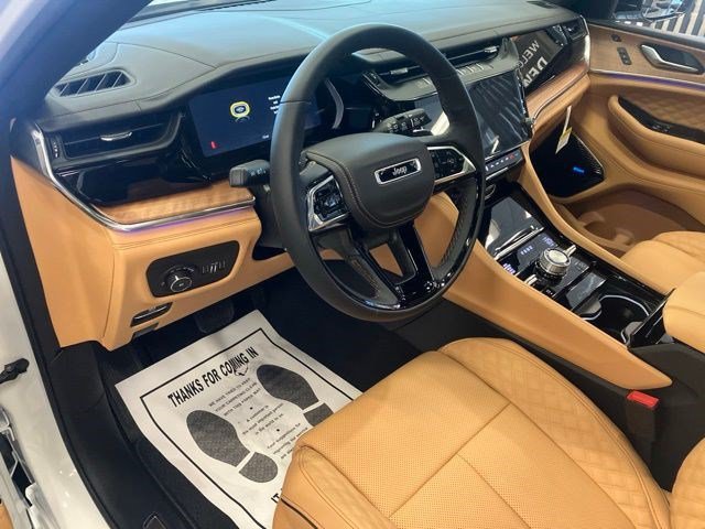 New 2026 Jeep Grand Cherokee Summit w/ Obsidian Package AWD/4WD image 13