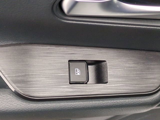 Used 2025 Nissan Kicks SV image 25