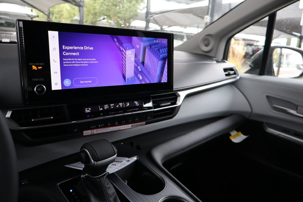 New 2026 Toyota Sienna XLE AWD/4WD image 26