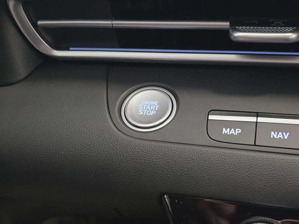 New 2026 Hyundai Elantra Limited image 31